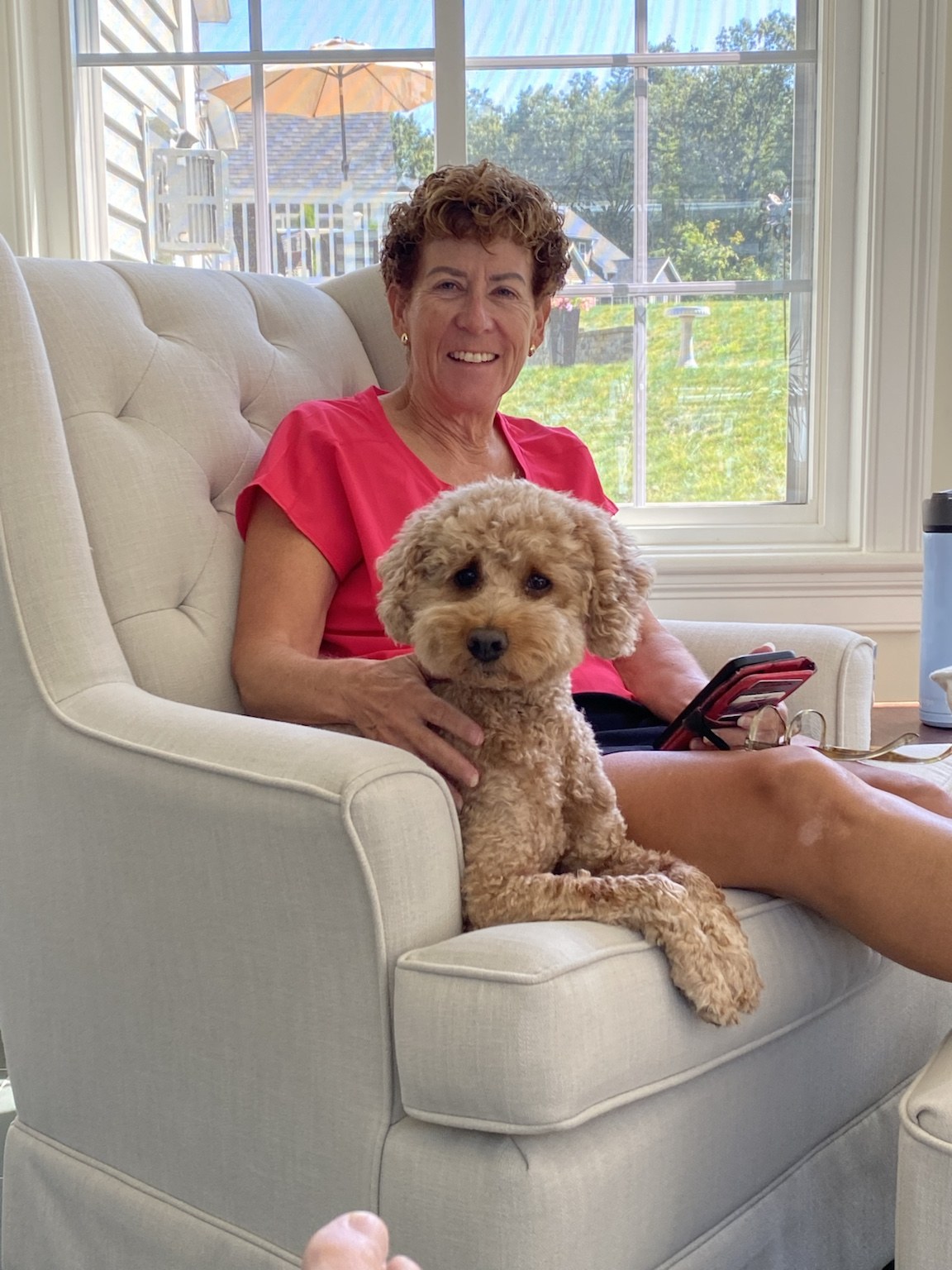 Buddyboy in the white chair, looking like he just bought the place.