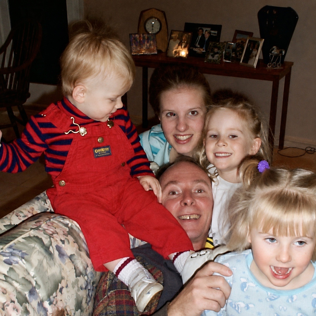 JJ, Michelle, Lily, Tim, and Izzy at home