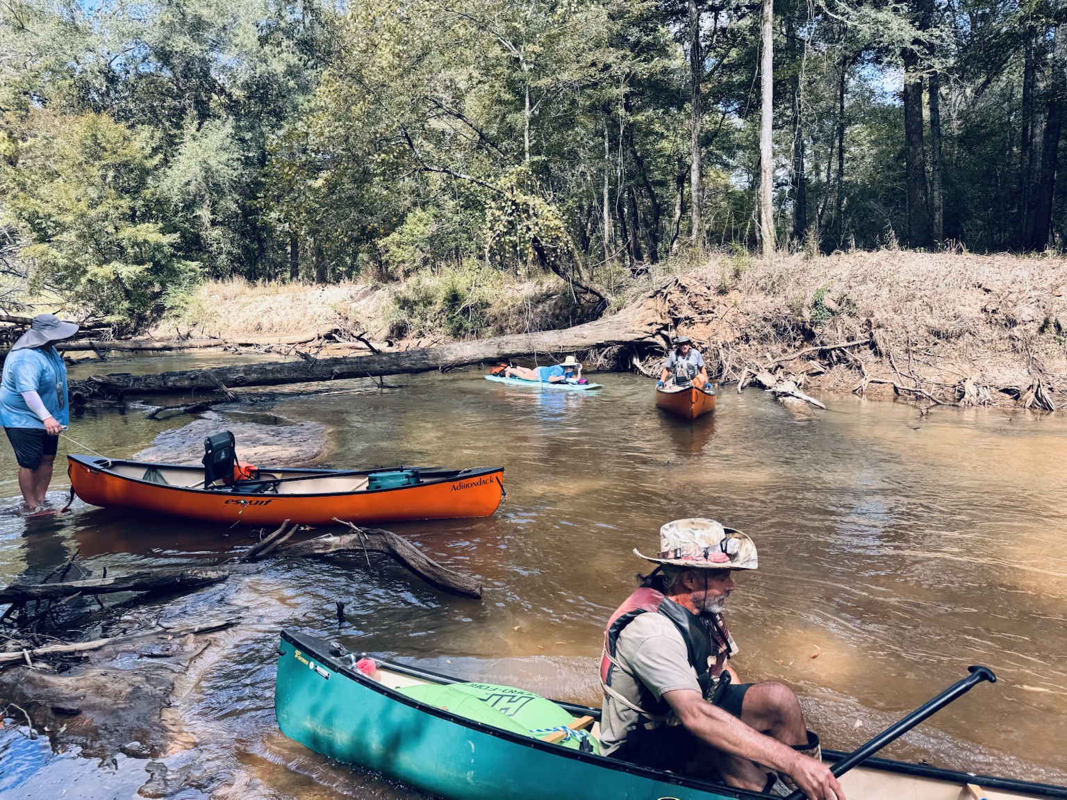 Boats gathered between obstacles