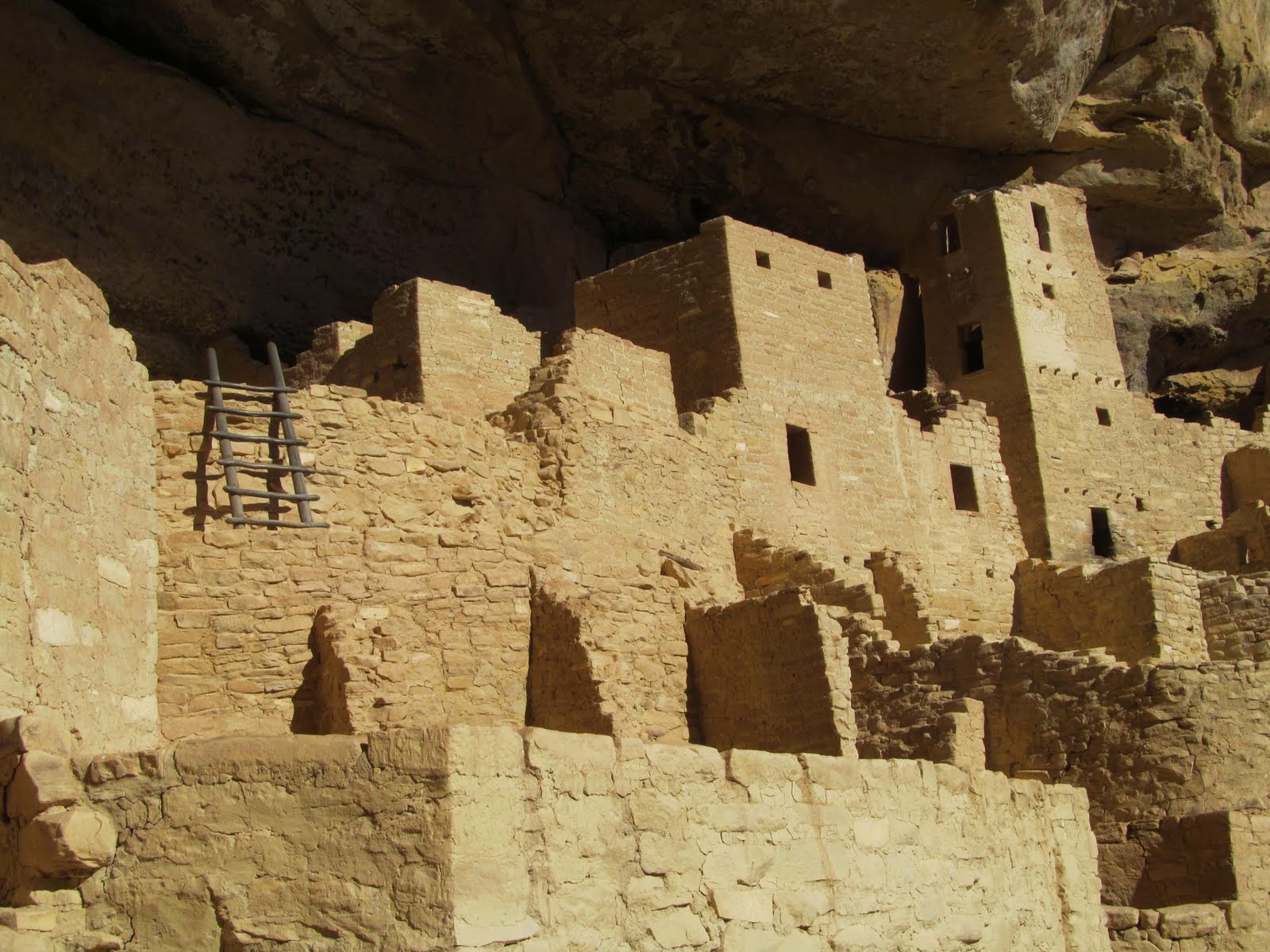 A tall stone tower showing the skill of Mesa Verde’s ancestral builders.