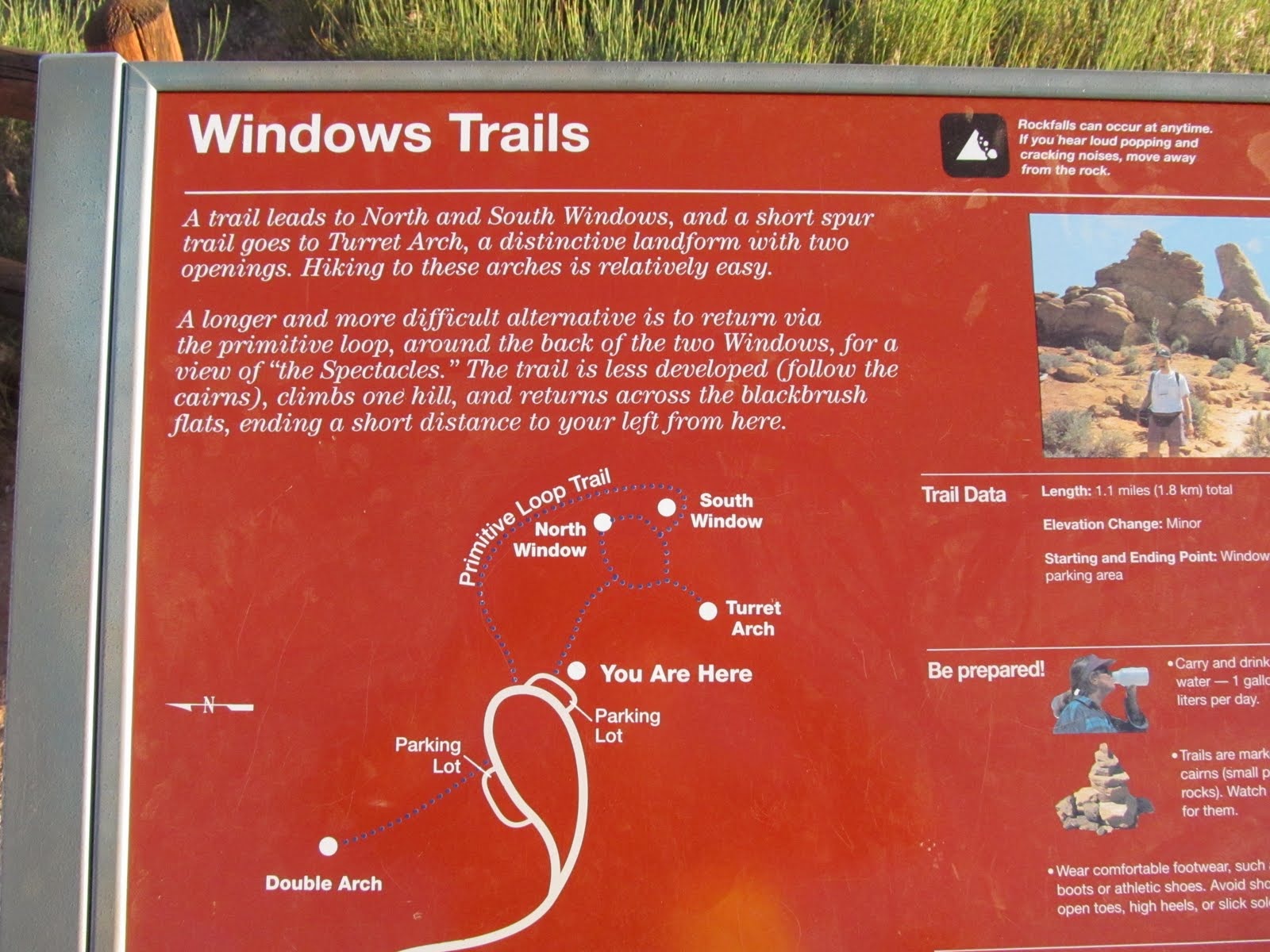 The Windows Trail map showing the short loop among several famous arches.